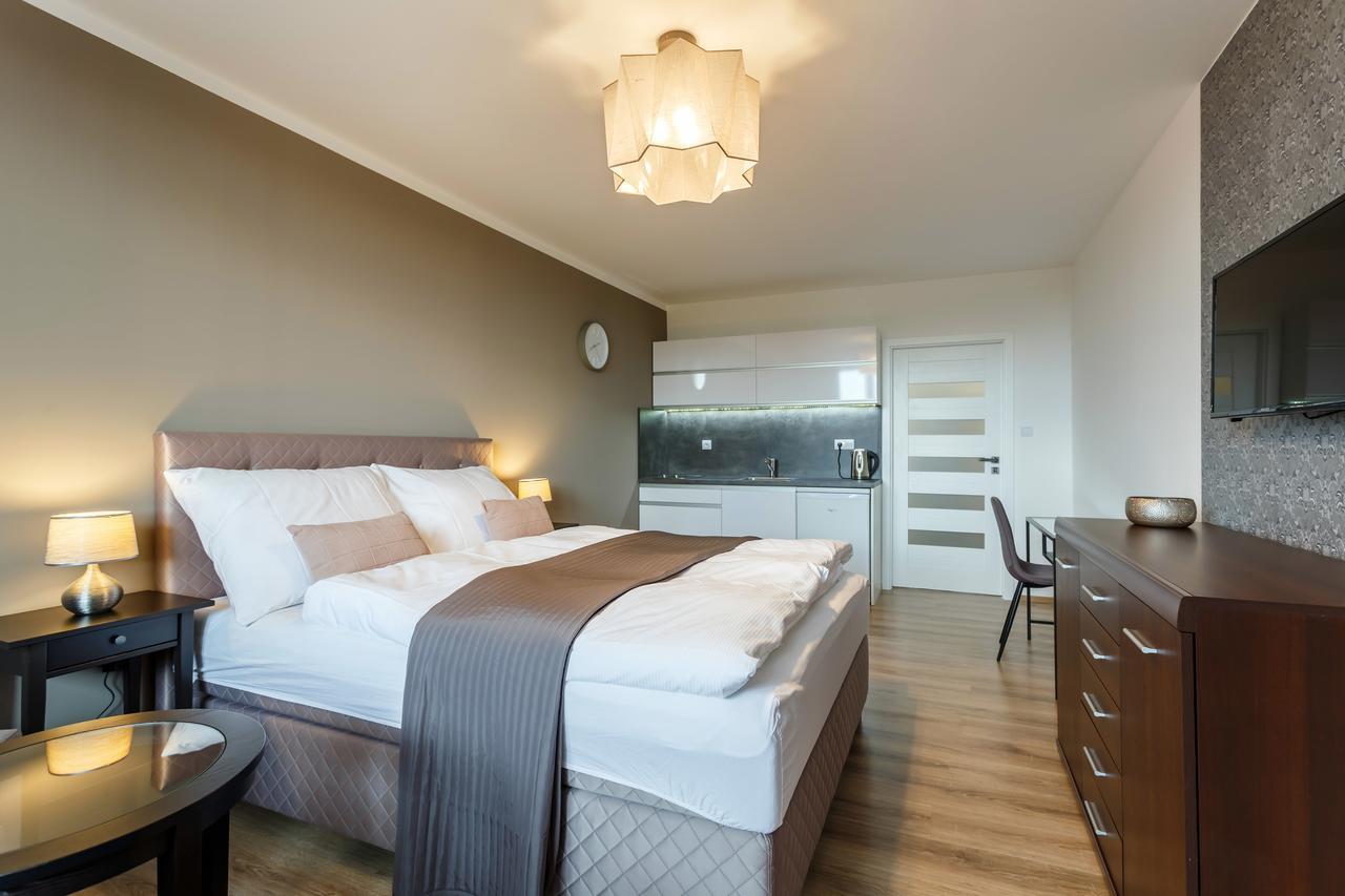 Golden Apartments Ostrava Bagian luar foto